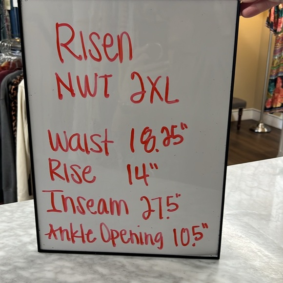 Risen NWT White Cropped Straight Leg Distressed Jean Size 2XL - Picture 7 of 11